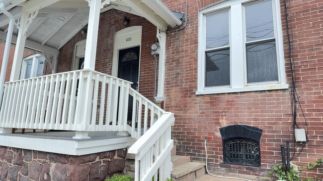 Building Photo - 410 Wolf Ave