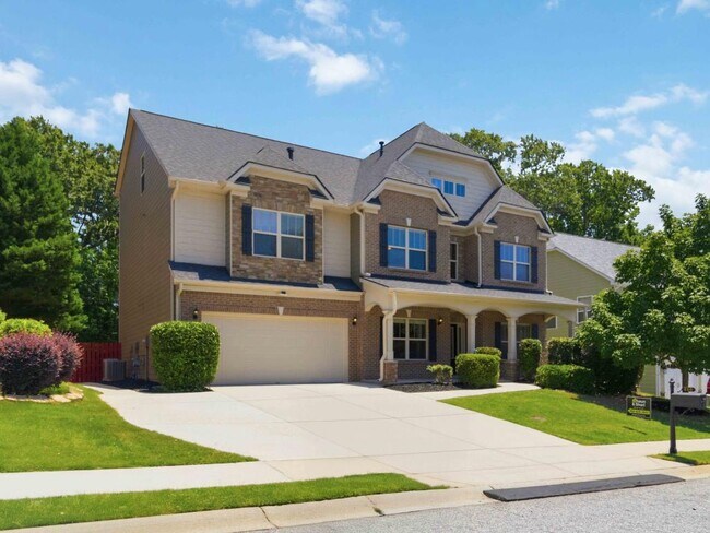 Photo - 310 Strasburg Dr