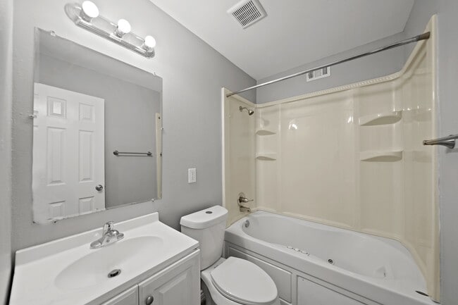 Photo - 13447 Castilian Dr Unidad 57