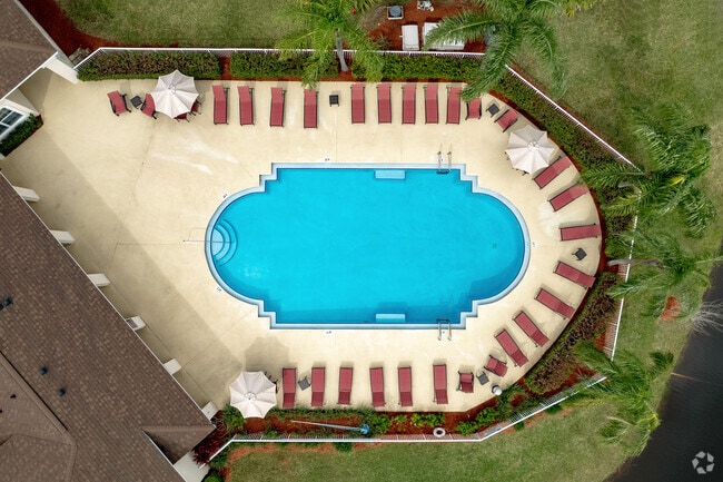 Piscina - Bella Vista Apartments