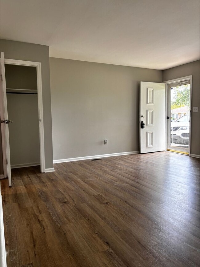 Photo - Beautiful 2 bed 1.5 bath Duplex with spacious backyard!