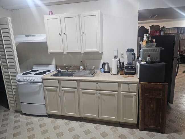 Building Photo - 5002 Sinope Way