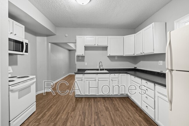 Photo - 1533 Draper St
