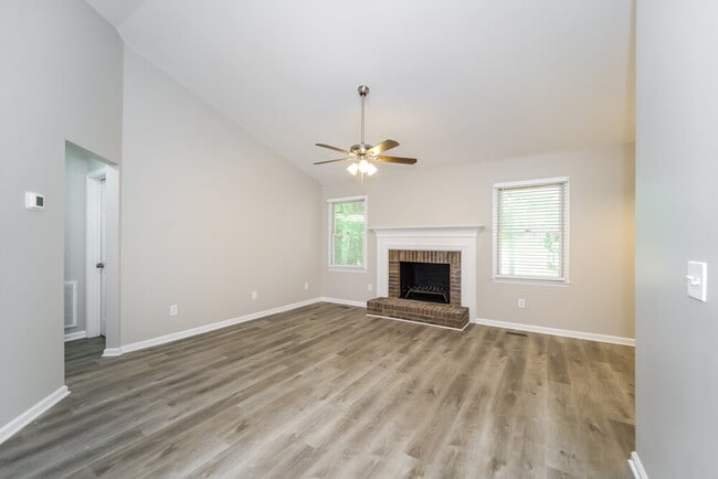 Photo - 6262 Morehead Rd