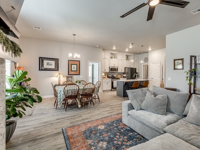 Photo - 9209 Anaum Ln