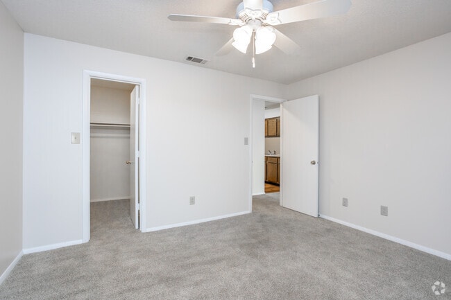 1BR, 1BA - 720SF - Primary Bedroom