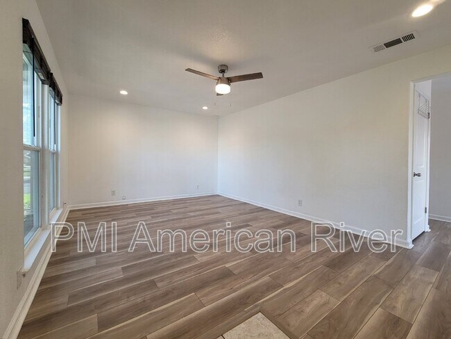 Photo - 6901 Blue Duck Way