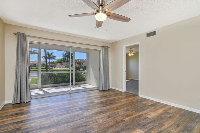 Photo - 1020 Palm View Dr Unit Apt 103