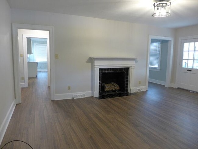 Photo - 205 N Caswell St