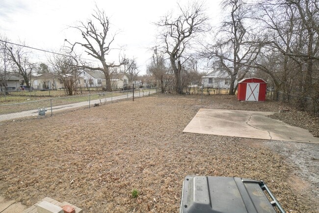 Photo - 818 E Frank St