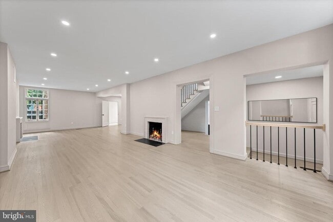 Building Photo - 1525 35th St NW