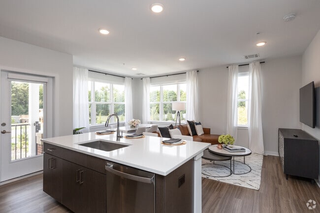 2BR 2BA - 1,107SF