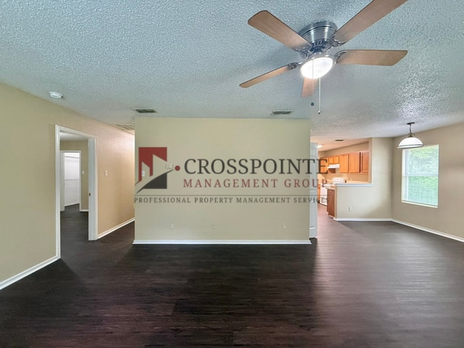 Photo - 3 Bedroom, 2 Bathroom Home!