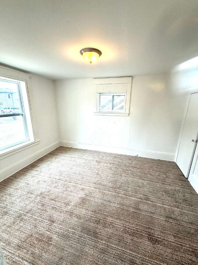 Photo - 3 Bedrooms, 1 Bath Unit 1 lower