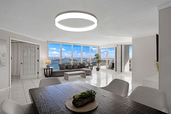 Photo - 1717 N Bayshore Dr Unit SI ID1054122P