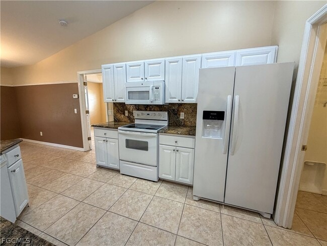 Photo - 906 SW 9th Ct