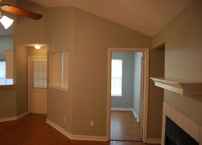 Photo - 304 Indian Summer Ln