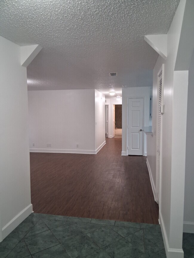 Photo - 1744 W 28th St