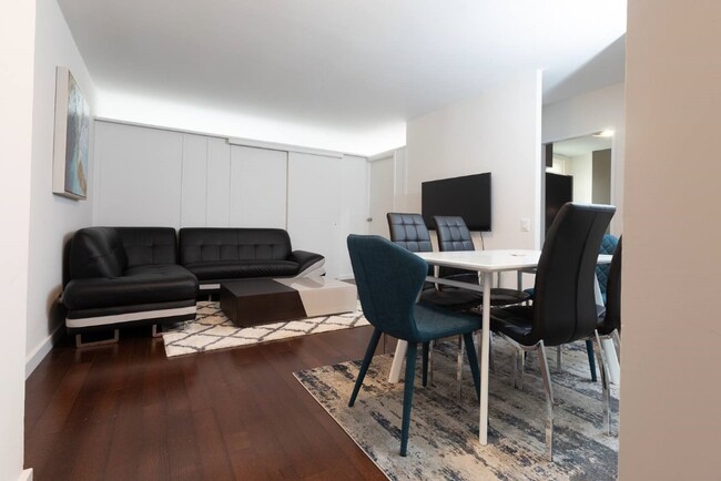 Photo - 121 E 23rd St Unit 21L