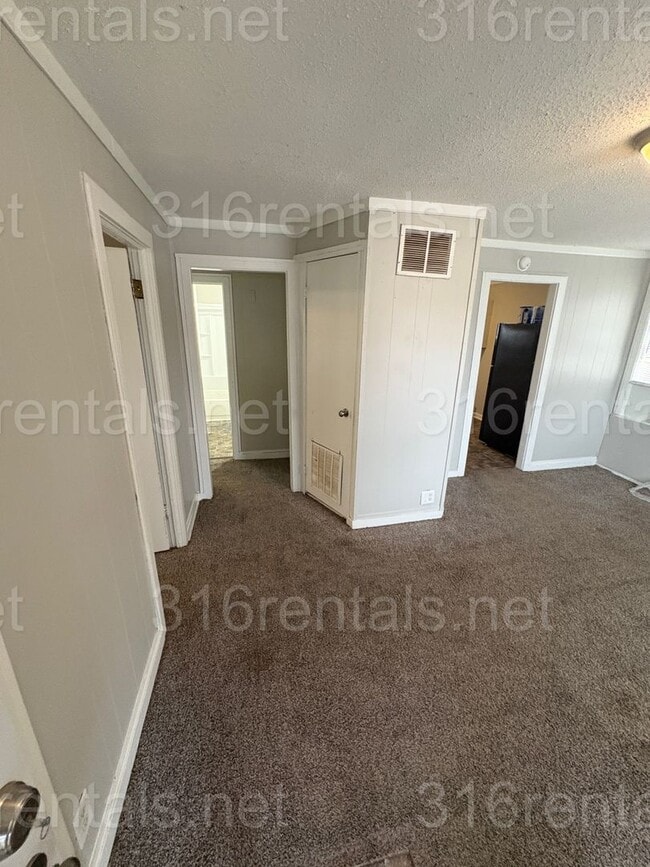 Photo - $685 - 2 bedroom / 1 bathroom - Single Family Home