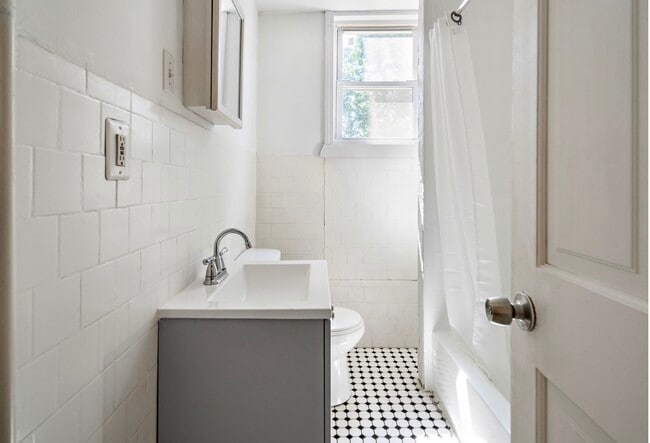 Photo - 16 Mayfair St