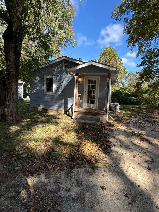 Photo - 1339 Cox Ave
