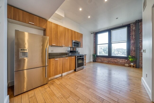 Building Photo - 460 S Spring St Unit 206