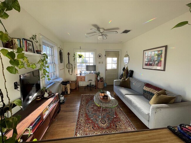 Photo - 803 W Gibson St