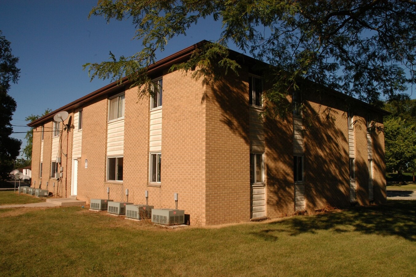 Photo - 51st Street 8 Families