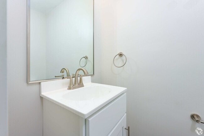 2BR, 1.5BA - 1,047SF - Half Bathroom