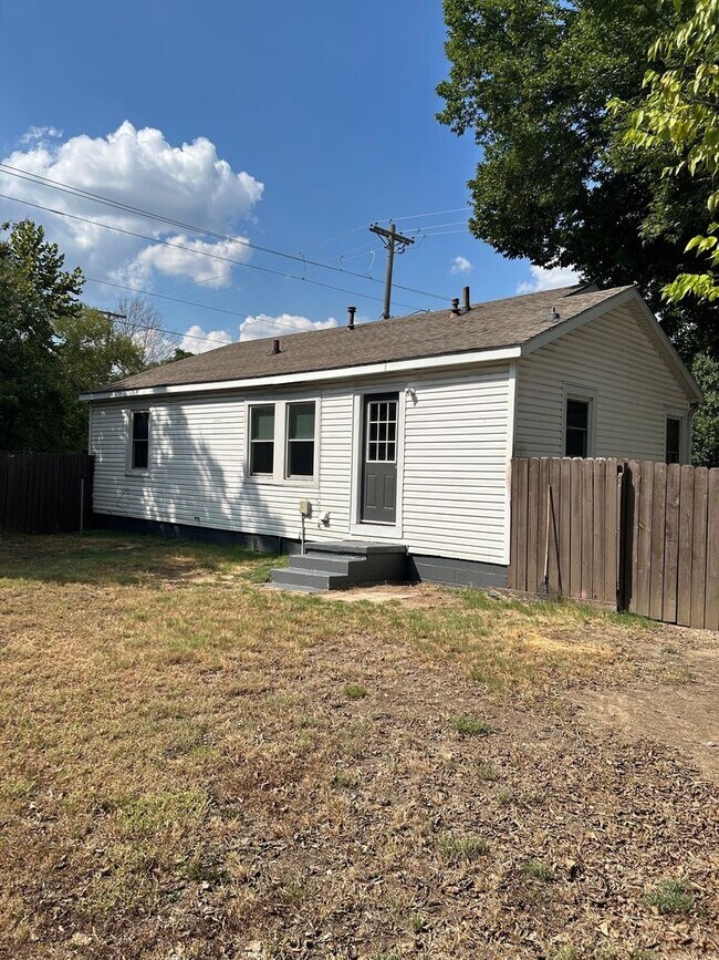 2365 W Wedington Dr