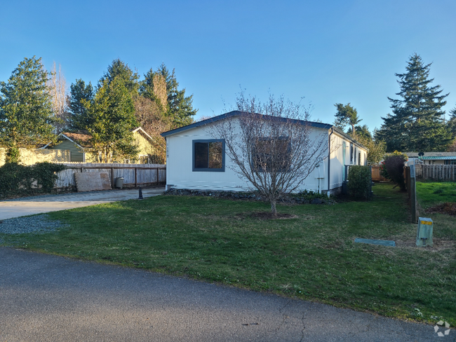 Building Photo - 1172 4th St NE Rental