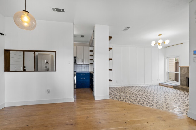 Building Photo - 5616 Preston Oaks Rd Unit 1601 Rental