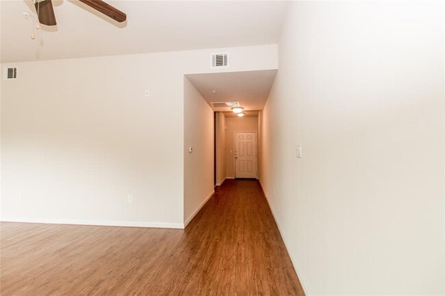 Photo - 306 E 4th St Unit 306