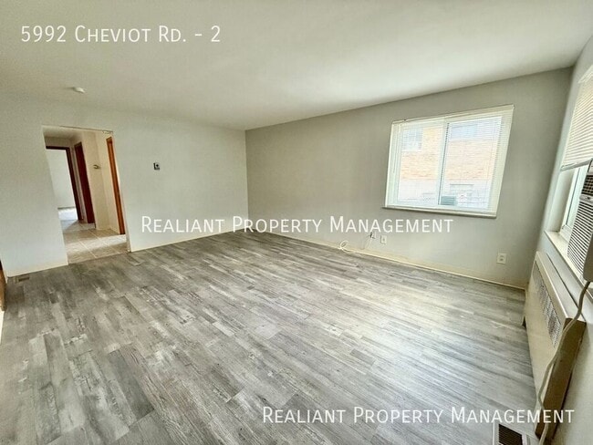 Building Photo - 5992 Cheviot Rd Unit 2 Rental