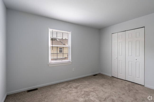 2BR, 1BA - 840SF - Bedroom