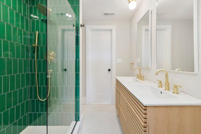 Photo - 127 Saratoga St Unidad 3