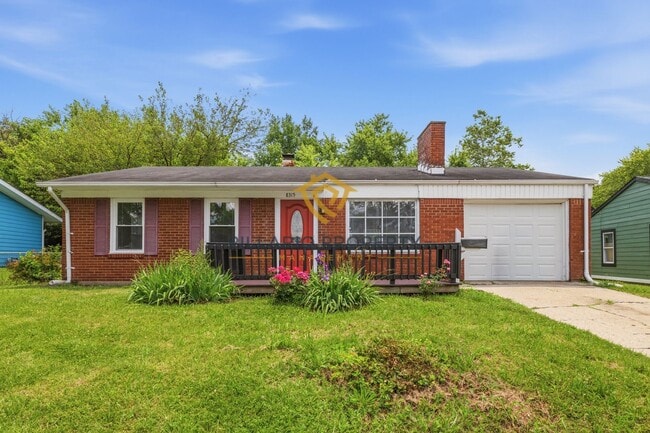 Building Photo - Charming 3-Bedroom Near Downtown with Fenced Yard & Garage Available NOW!