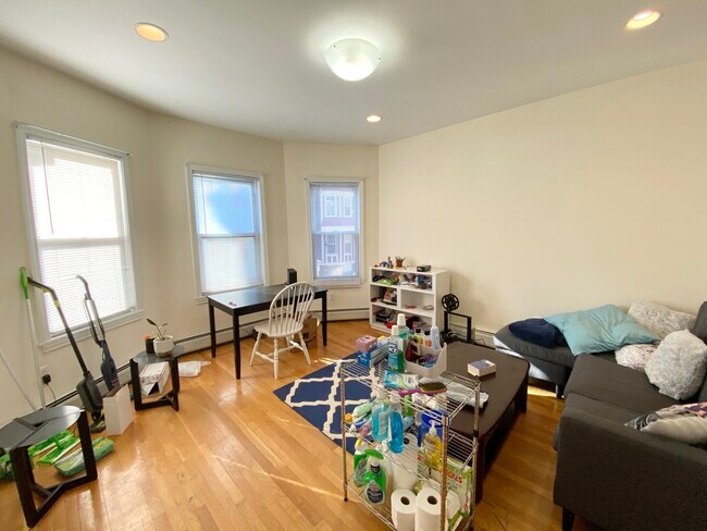 143 Hillside St Unit 3