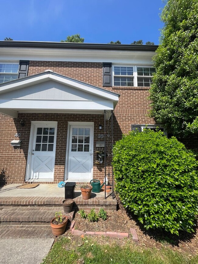 Incredible location! Fidelity Court offers... - Incredible location! Fidelity Court offers... Apartment