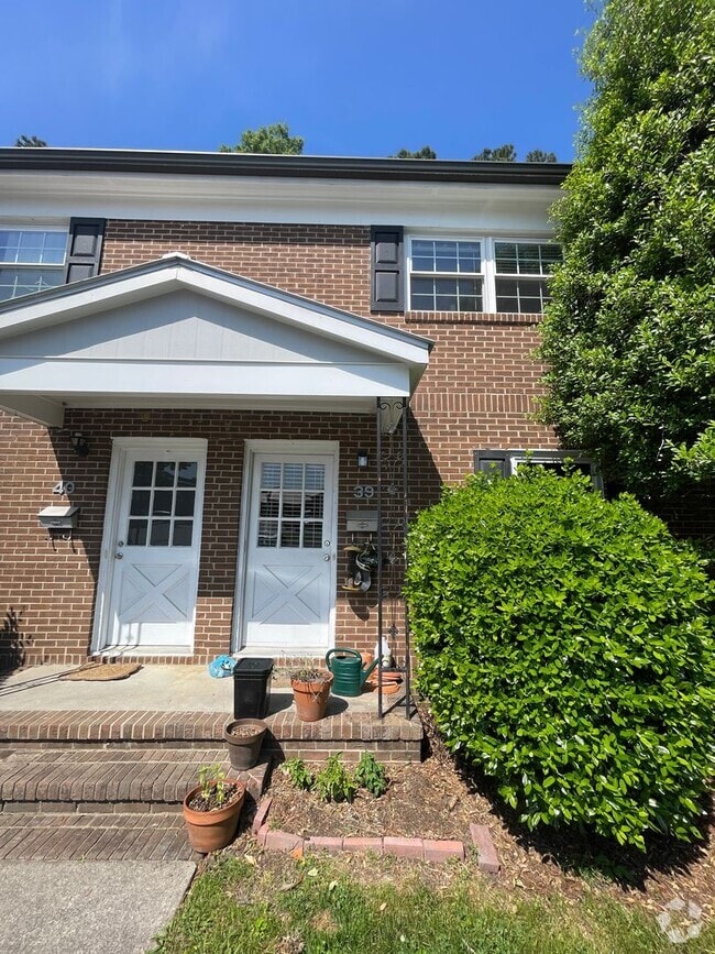 Building Photo - Incredible location! Fidelity Court offers... Rental
