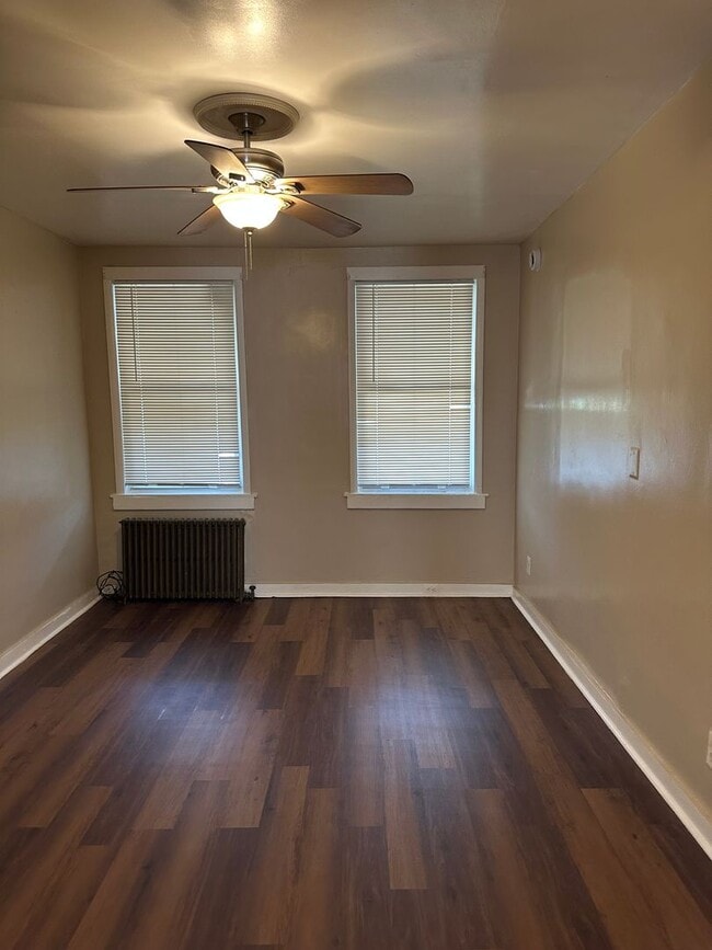 Photo - 2927 Edison Hwy Unidad B