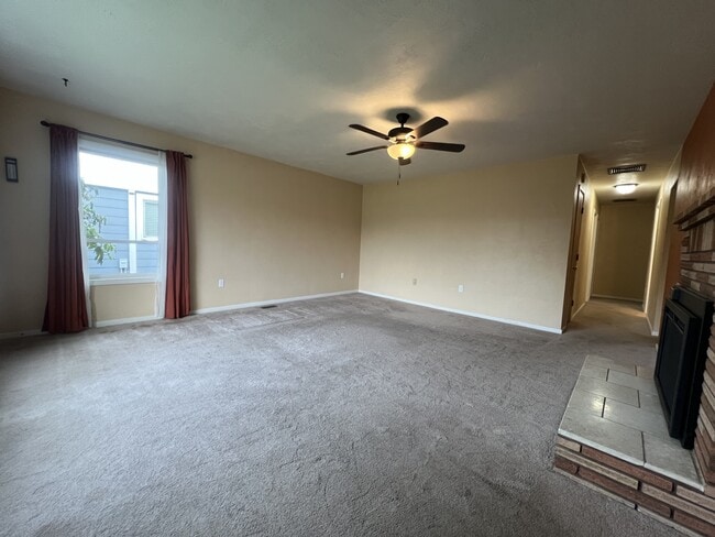 Building Photo - 1345 SE Madison St