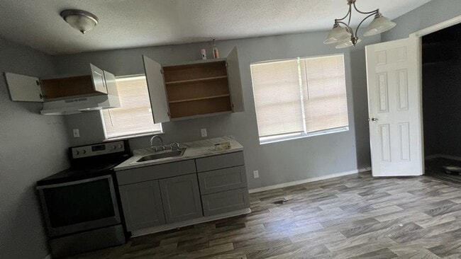 Photo - 3662 Hemlock Ln