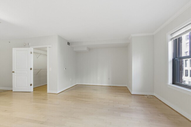 Photo - Lovely Studio Condo Unit in Penn Quarter!