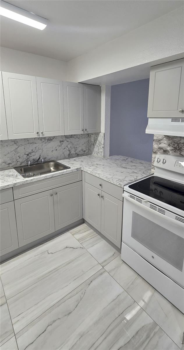 Building Photo - 11140 SW 196th St Unit 108