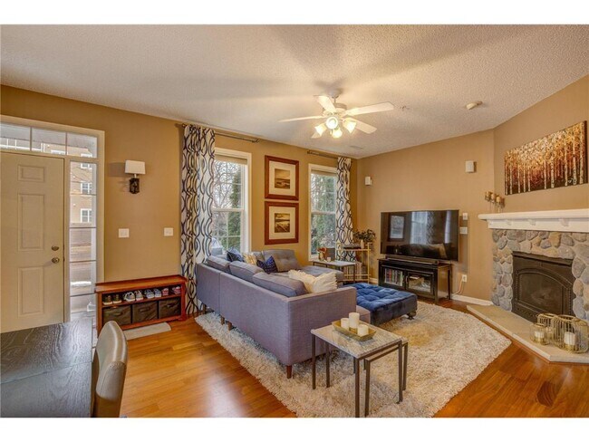 Photo - 1634 Woodlynn Ave