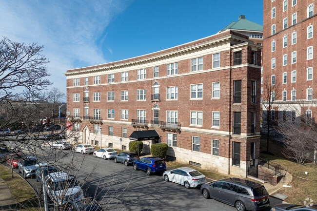 Guilford Manor