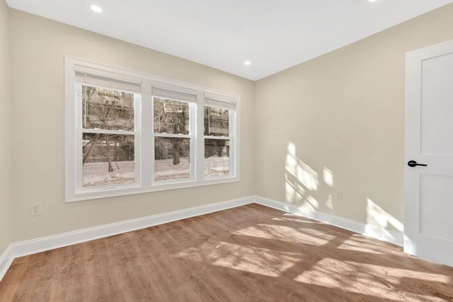 Photo - Renovated 7 bed/7 bath in Somerville