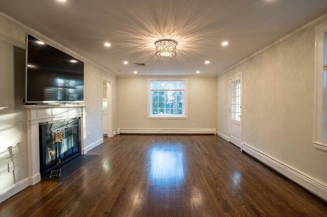 Photo - 42 Puddingstone Ln